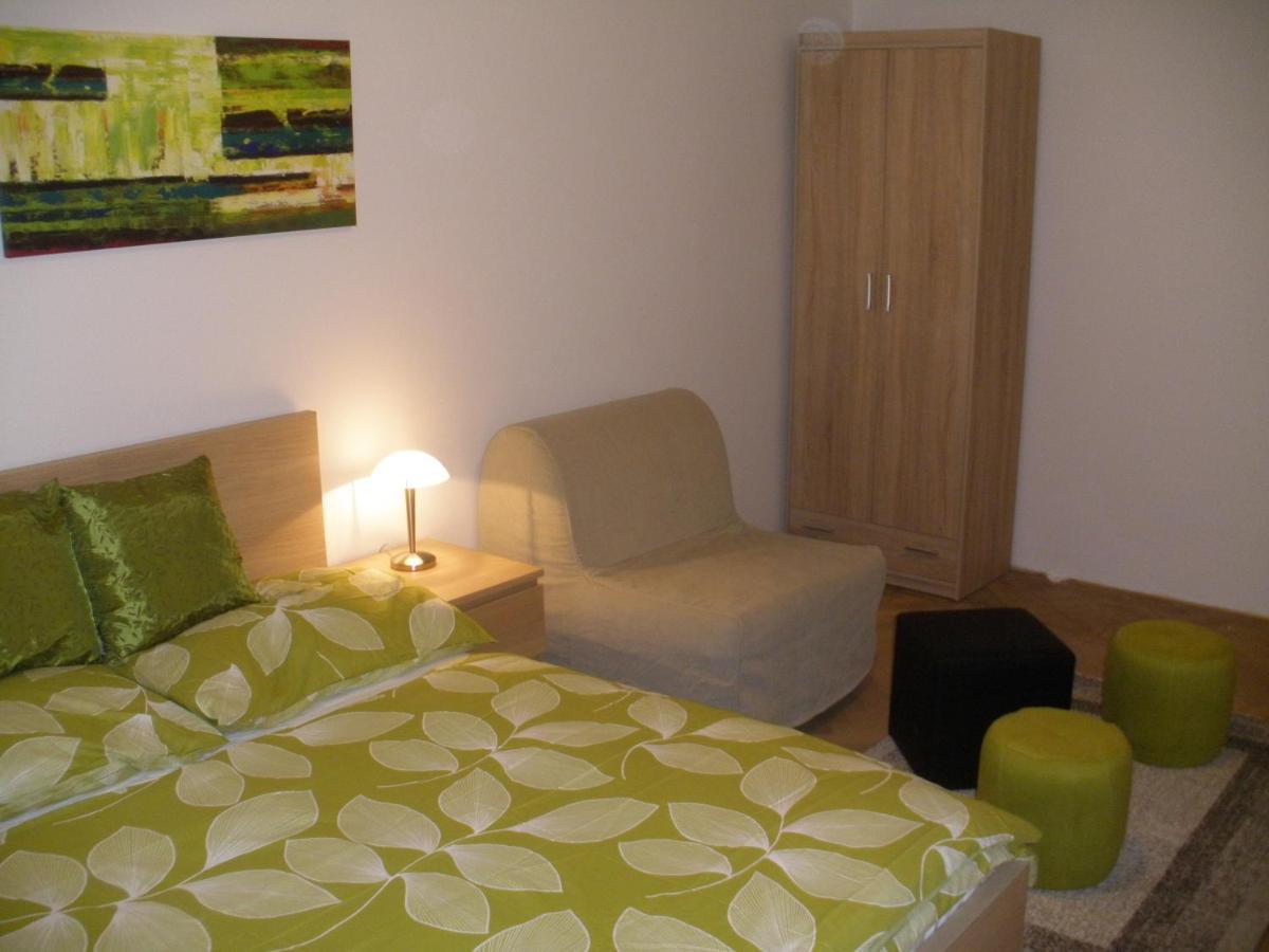 Apartments Tronicek Прага Екстер'єр фото